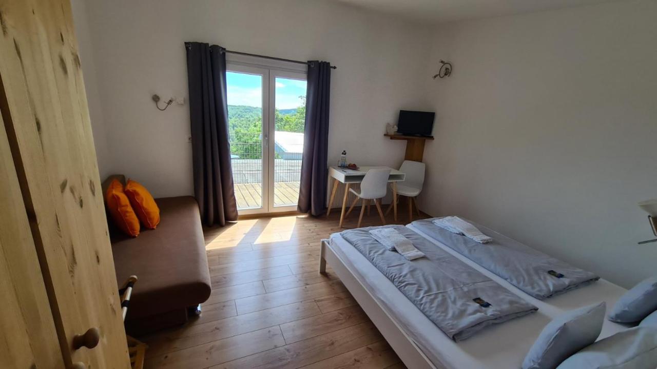 Berghaus Knopfmacher Fridingen an der Donau Buitenkant foto